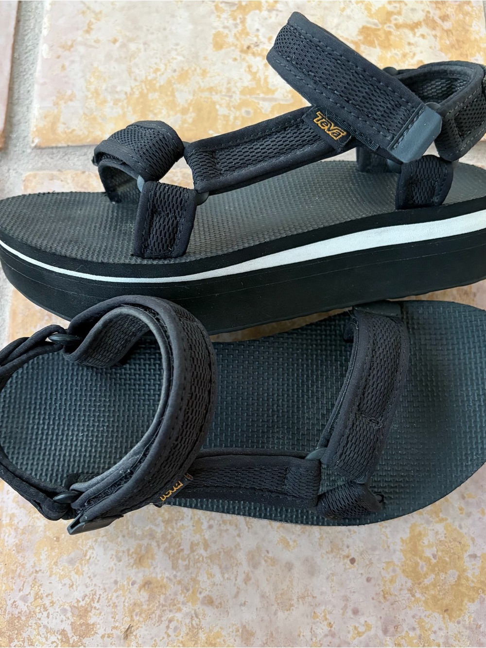 Teva Black & White 1102451 Platform Sandals Women’s 7, Sporty, Casual, Hippie - Picture 13 of 15